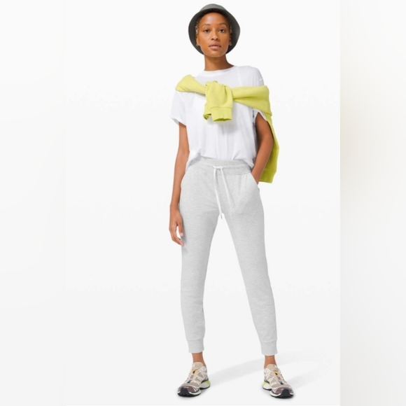 Lululemon Warm Down High-Rise Jogger. Size 4. - Picture 1 of 16